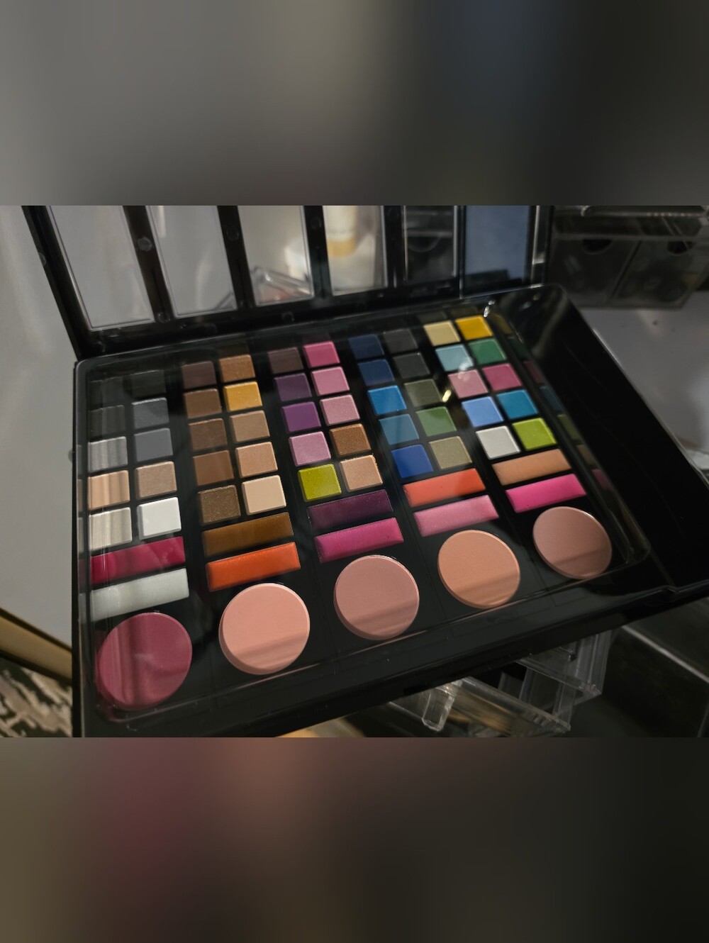 Sephora Multi-Shade Eyeshadow & Cheek Palette — Pinks, Blues, Greens, Browns